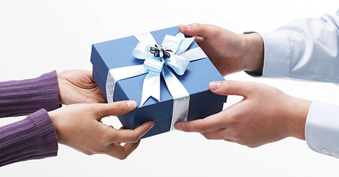 Налогообложение подарков. Gift Tax. Charity Gift Box. Strong holding Gifts.